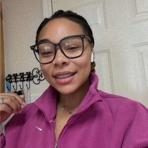 Meet your Posher, Kay